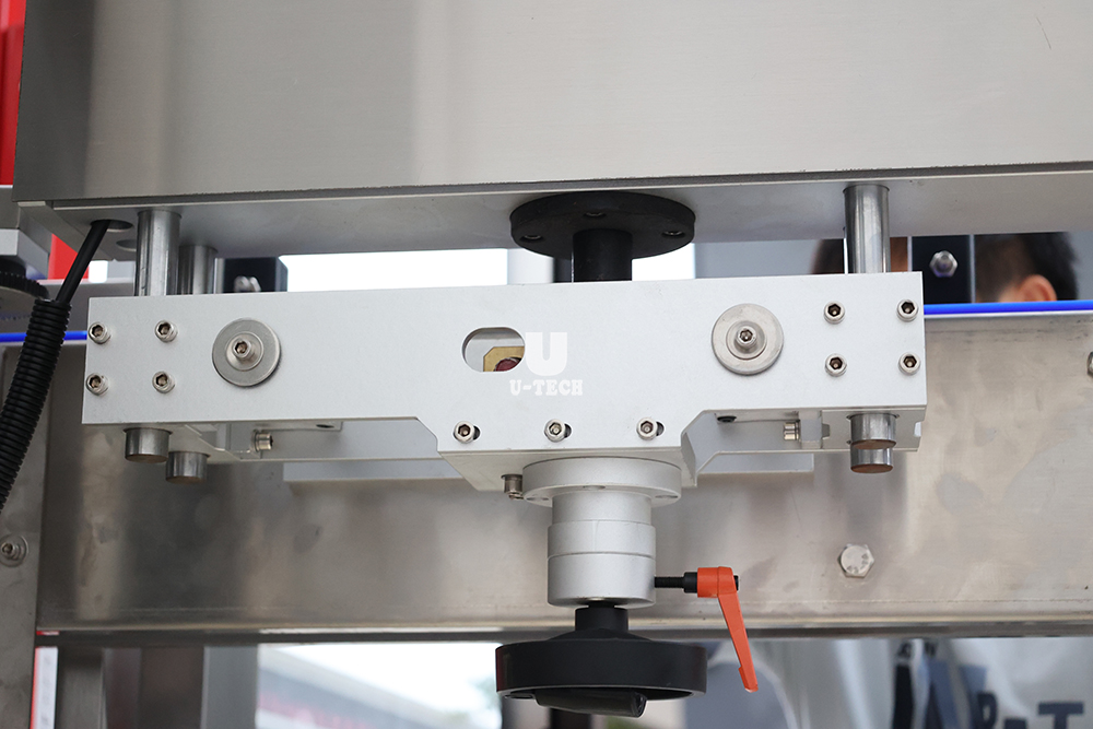 High Speed Automatic PC HDPE Chemical Daily Use Product Bottle Bottom Wrapping Steam Tunnel PVC Sleeve Labeling Machine