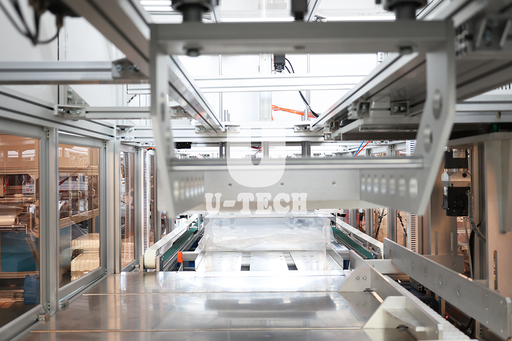 Fully Automatic Beverage Miner Water Daily Use Plastic PE PP HDPE Empty Bottle Packaging Machine
