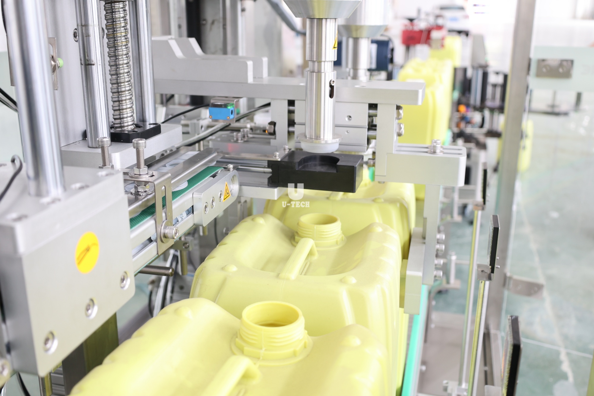 Automatic Linear Type Inner Outer Cap Cooking Edible Food Oil 20L Drum Filling Capping Machine Production Line