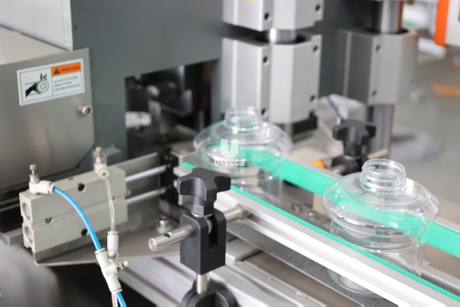 Semi Automatic Small PET Can Plastic Bottle Mouth Neck Cutting Deflashing Machine