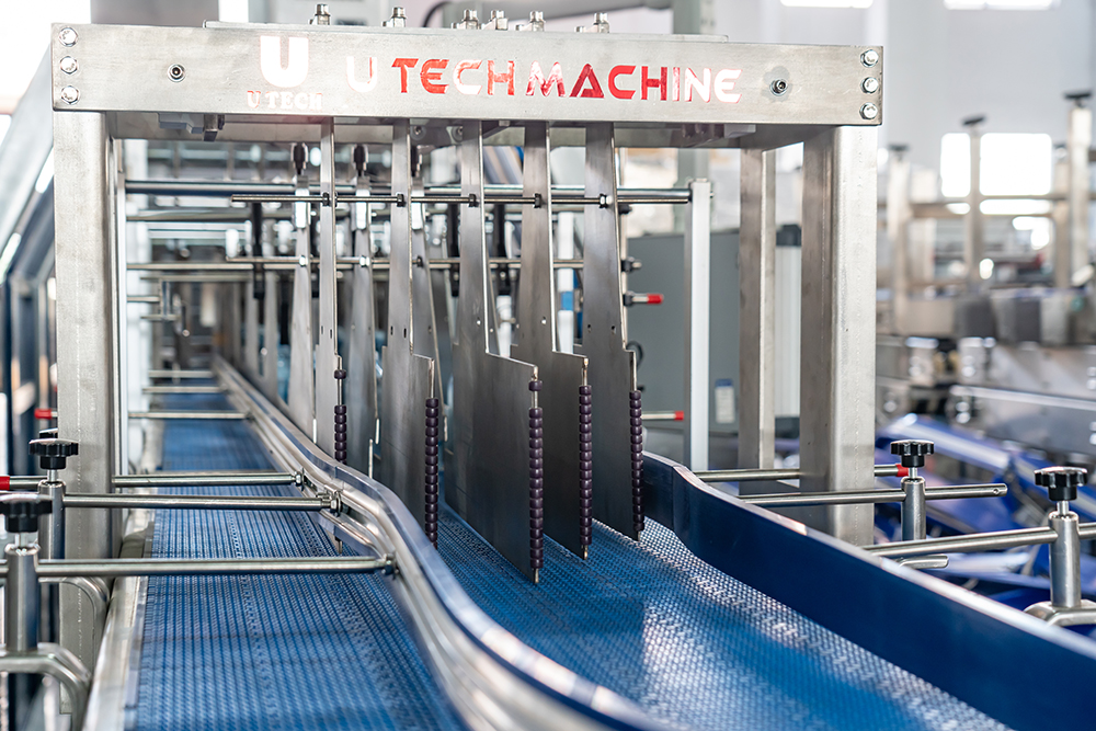 Small Automatic Plastic Bottle Pe Film Pvc Heat Tunnel Shrink Packing Machine