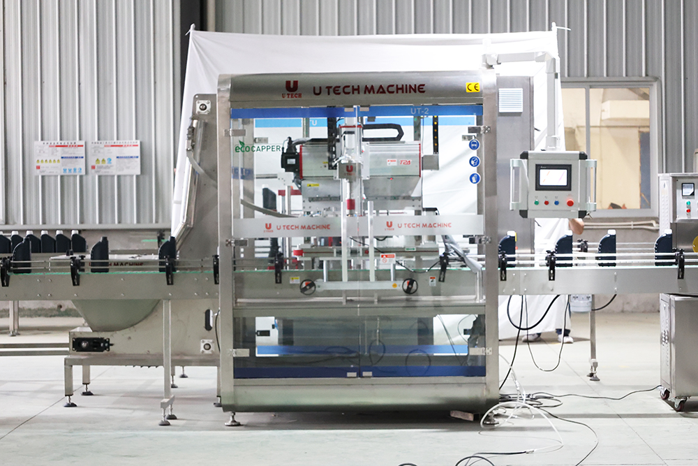 Automatic Small Cosmetic Spice Liquid Pet Pp Bottle Shampoo Perfume Lube Motor Engine Oil Filling Machine Equipment