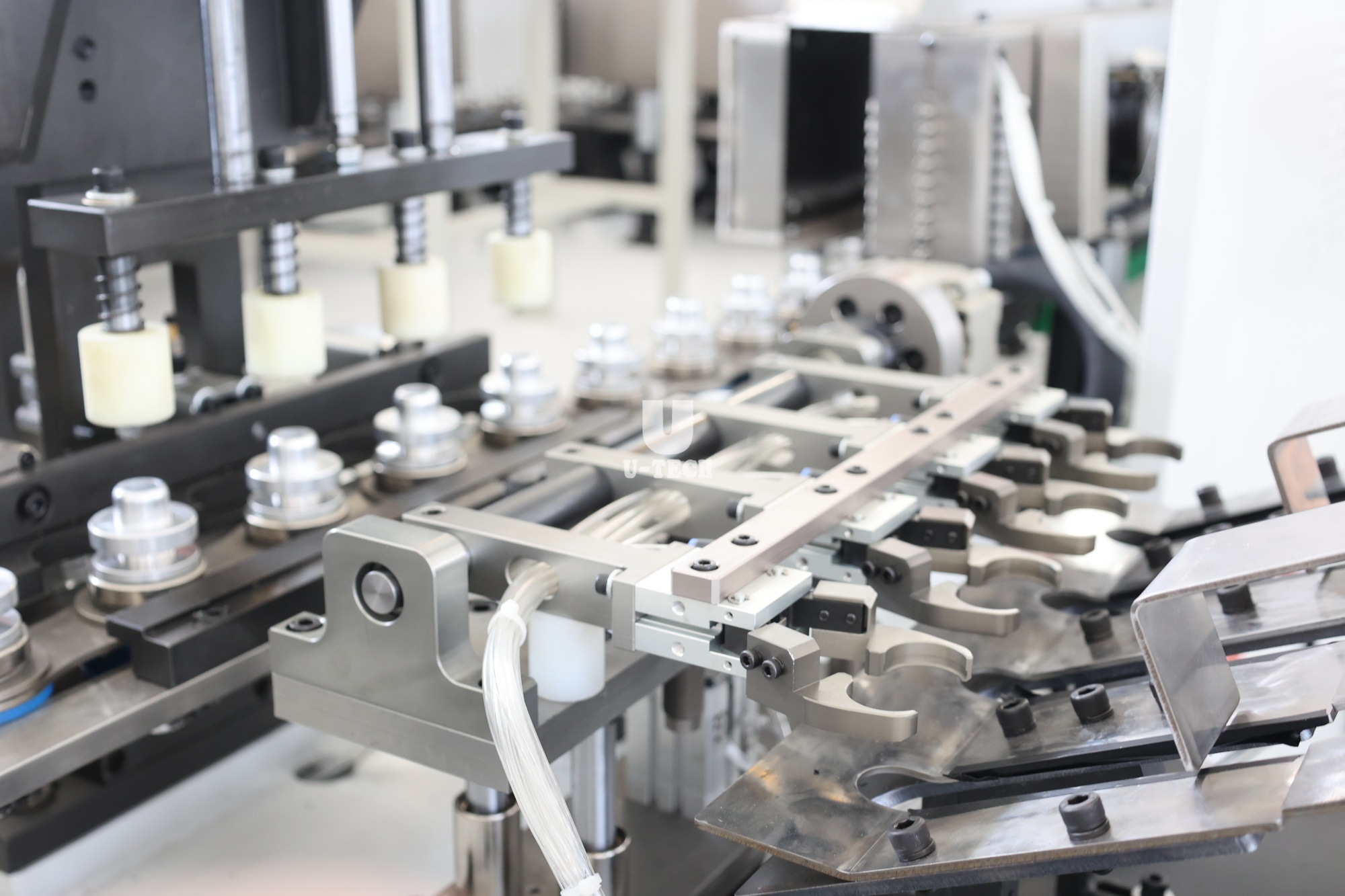 Fully Automatic Bottle Blow Moulding Machine Small Bottle Variable Pitch for Included Beverage Water Bottle Production