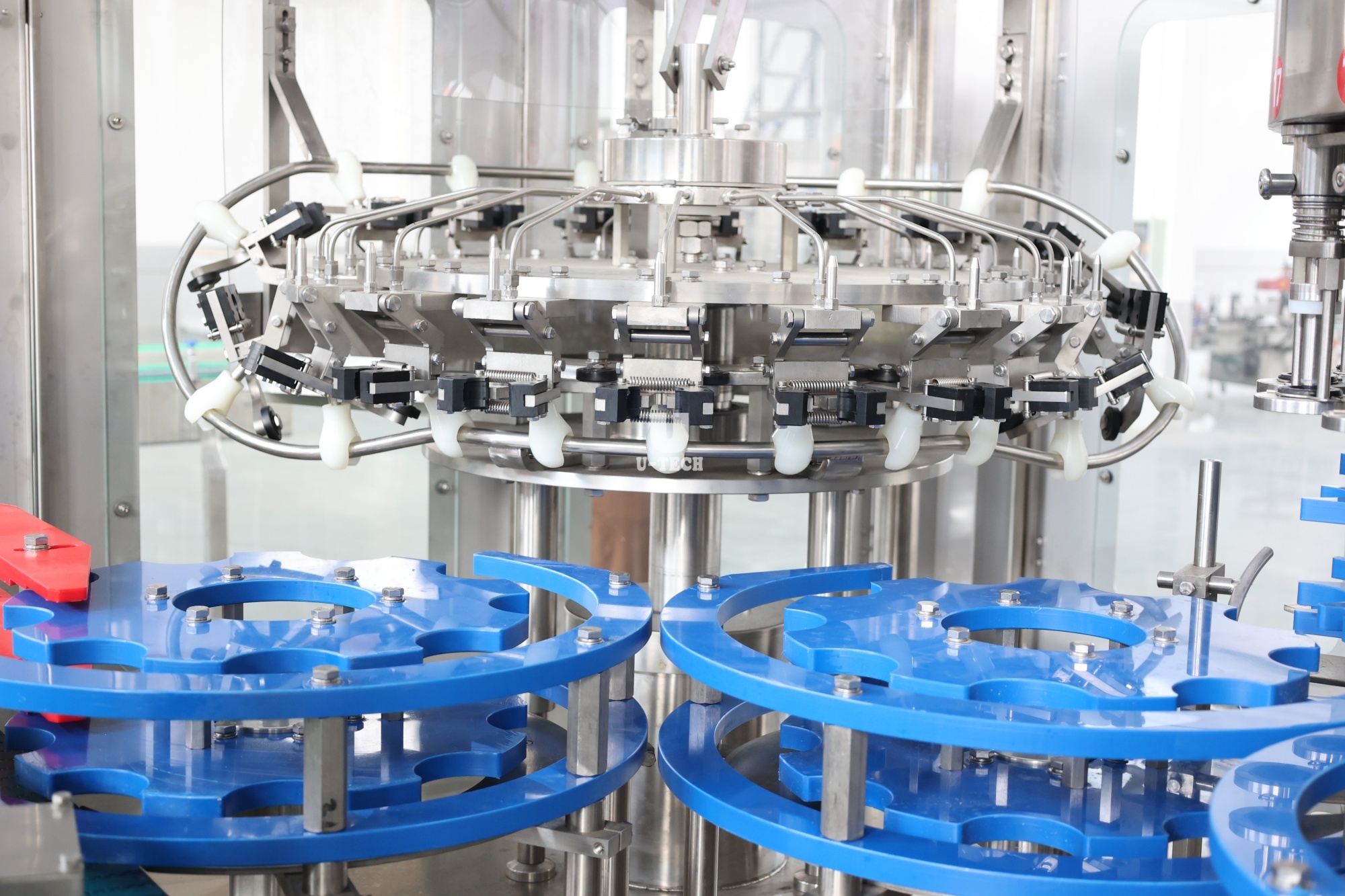 Stainless Steel Body Glass Bottle Sauce Beer Wine Juice Carbonated Beverage Filling Machine Price