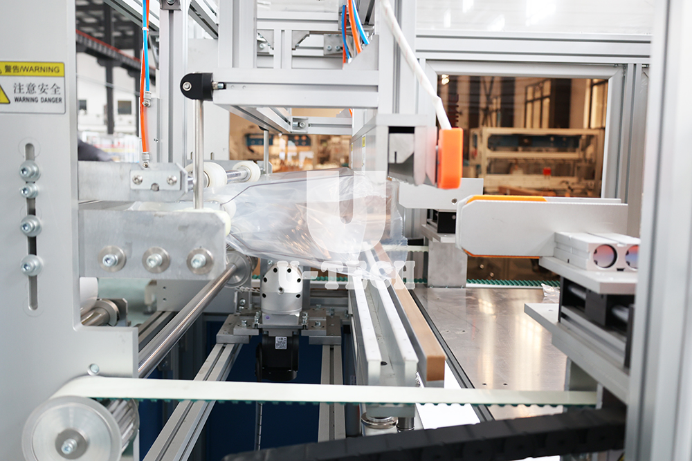 Fully Automatic Beverage Miner Water Daily Use Plastic PE PP HDPE Empty Bottle Packaging Machine