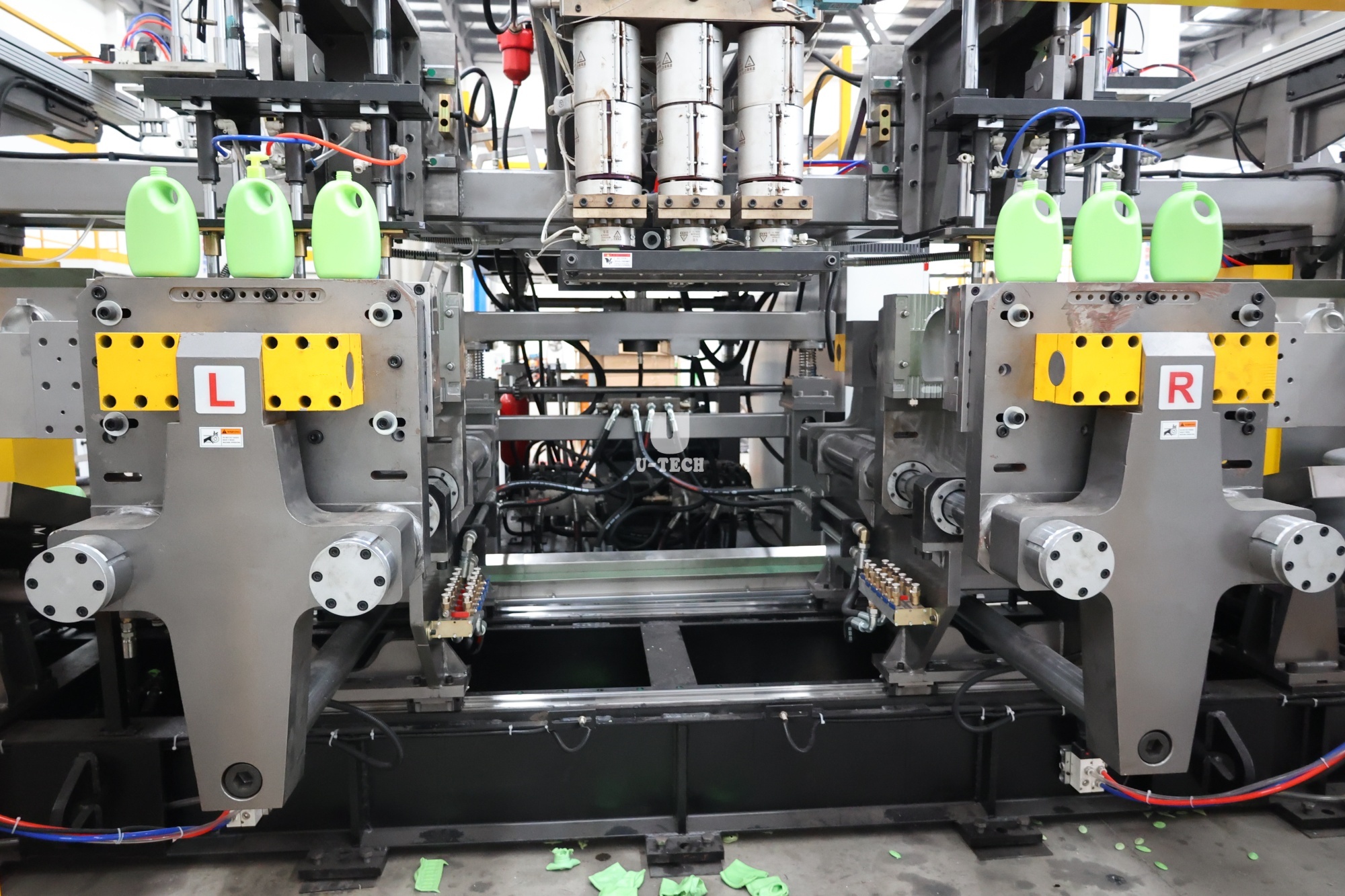 3-Cavity HDPE PE Bottle Double Station Extrusion Blow Molding Machine with Robot