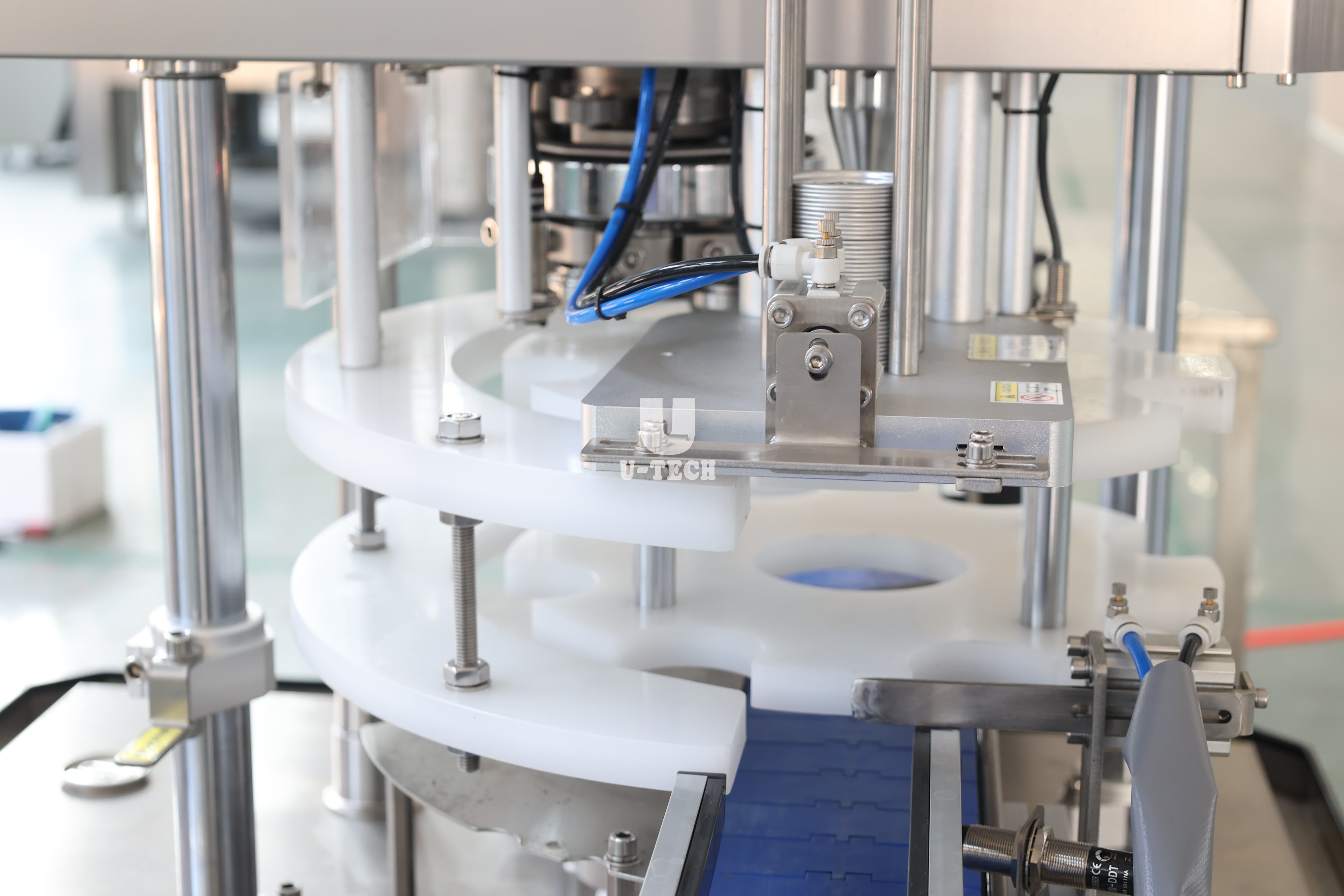 High Speed Carbonated Drink Canning Aluminum Can Beer Soda Filling And Seaming Line with CO2 Beverage Mixer