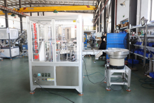 Pp Plastic Silica Gel Dryer Spring Closure Tamper-proof Desiccant Cap Assembly Machine for Effervescent Tablet Tube