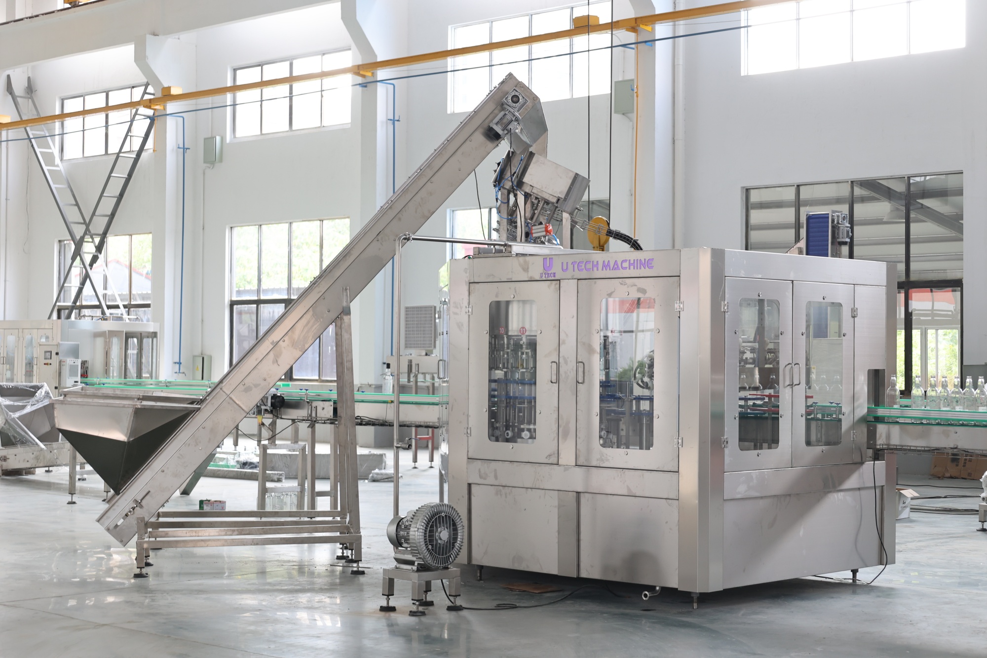 4-in-1 Monoblock for Glass Bottle Beer And Wine Filling Machine Line