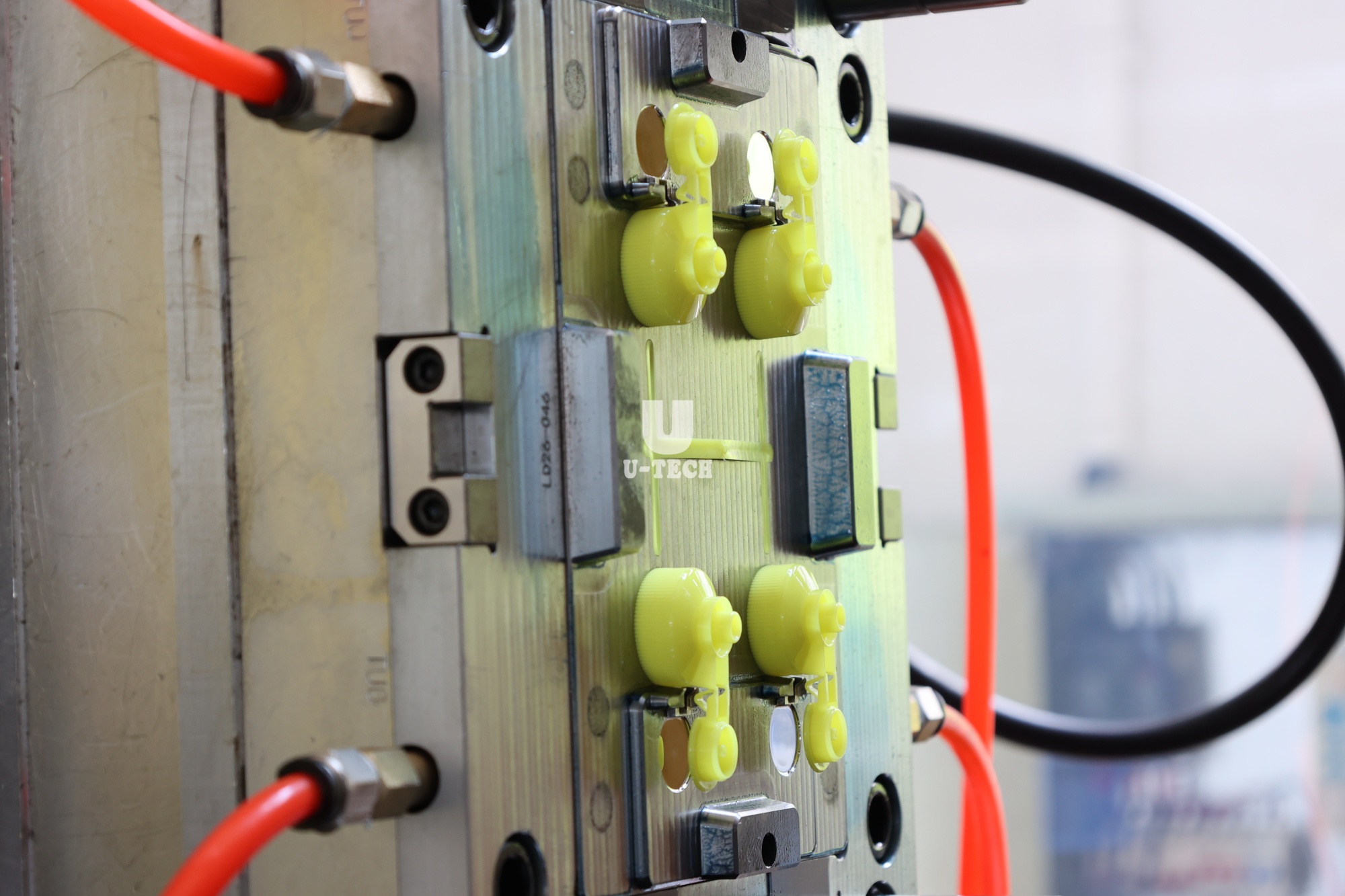 High Speed Plastic Cap Injection Molding Machine for Water Bottle Cover Production with High Precision Servo System